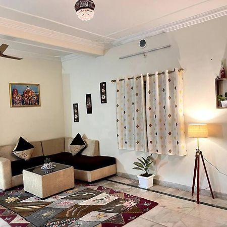 Gauranga Kutir-A Spiritual Villa Retreat บูบันเนสชวาร์ ภายนอก รูปภาพ