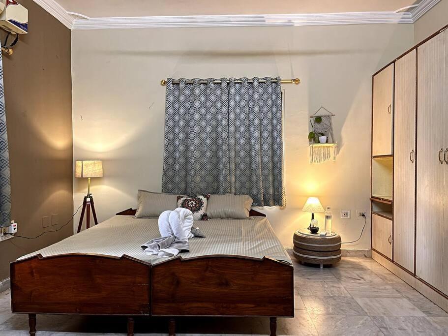 Gauranga Kutir-A Spiritual Villa Retreat บูบันเนสชวาร์ ภายนอก รูปภาพ