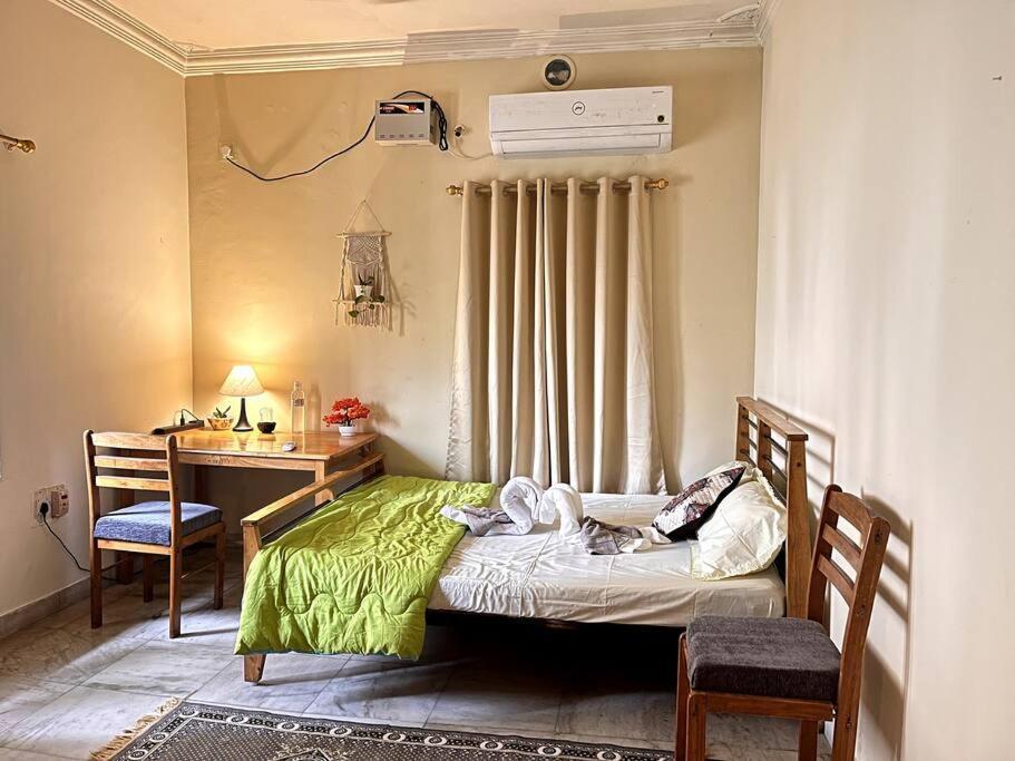 Gauranga Kutir-A Spiritual Villa Retreat บูบันเนสชวาร์ ภายนอก รูปภาพ