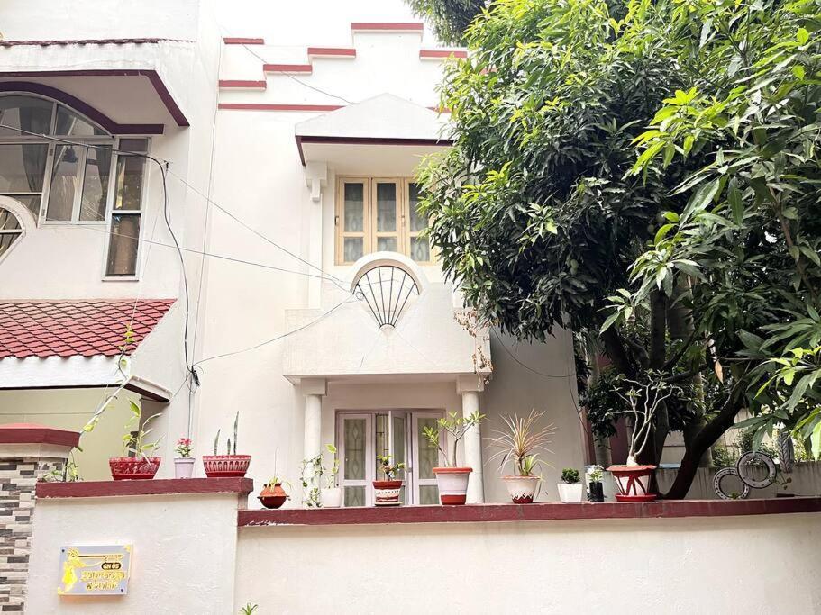 Gauranga Kutir-A Spiritual Villa Retreat บูบันเนสชวาร์ ภายนอก รูปภาพ