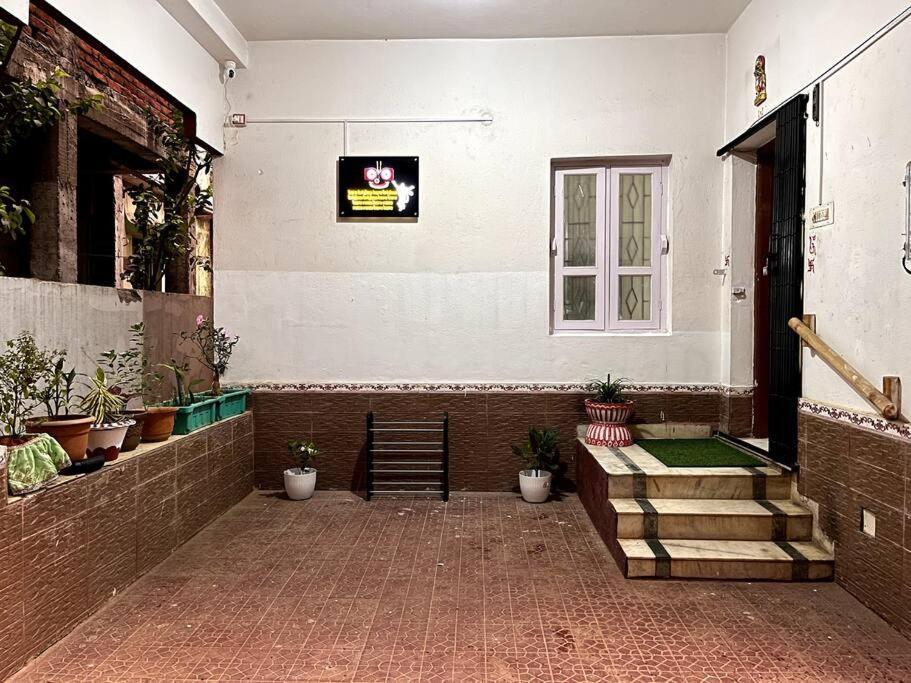 Gauranga Kutir-A Spiritual Villa Retreat บูบันเนสชวาร์ ภายนอก รูปภาพ
