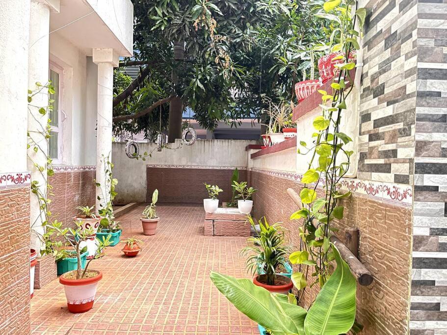 Gauranga Kutir-A Spiritual Villa Retreat บูบันเนสชวาร์ ภายนอก รูปภาพ